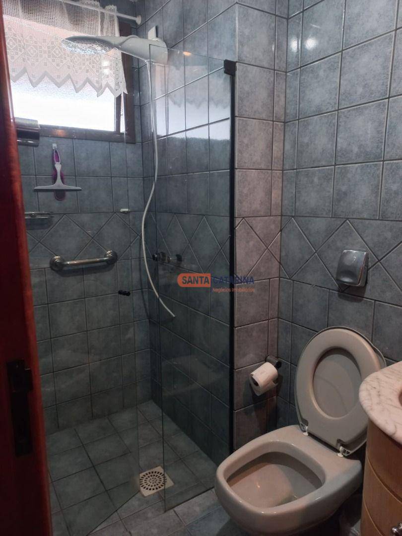 Apartamento para alugar com 2 quartos, 90m² - Foto 18