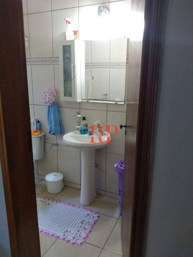 Casa à venda com 3 quartos, 140m² - Foto 2