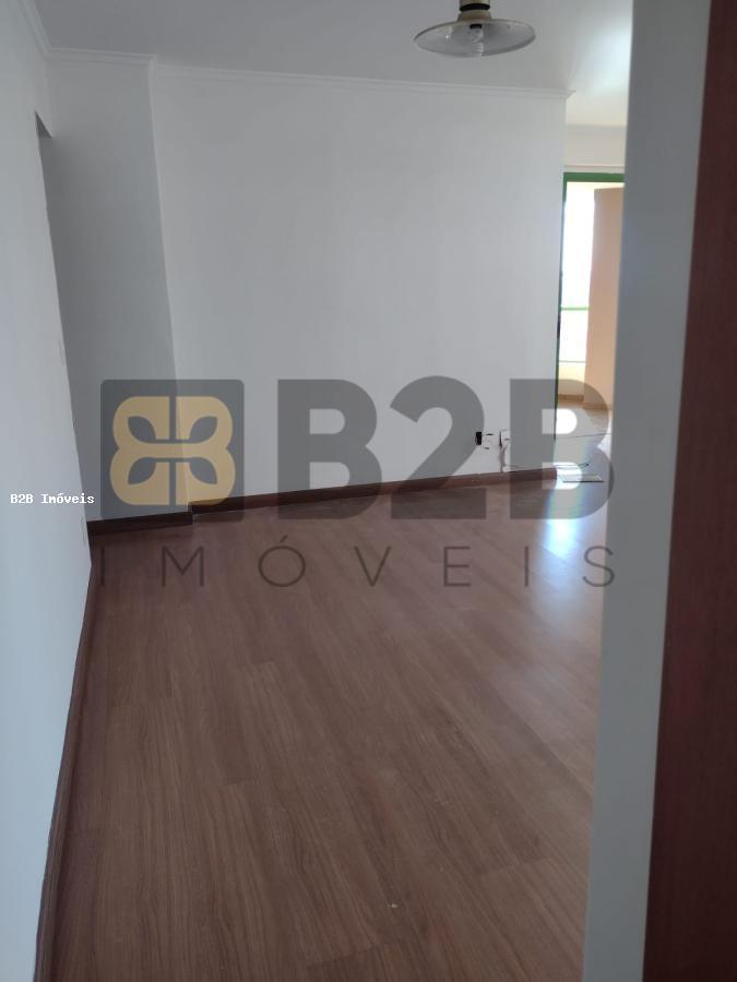 Apartamento à venda com 3 quartos, 128m² - Foto 2