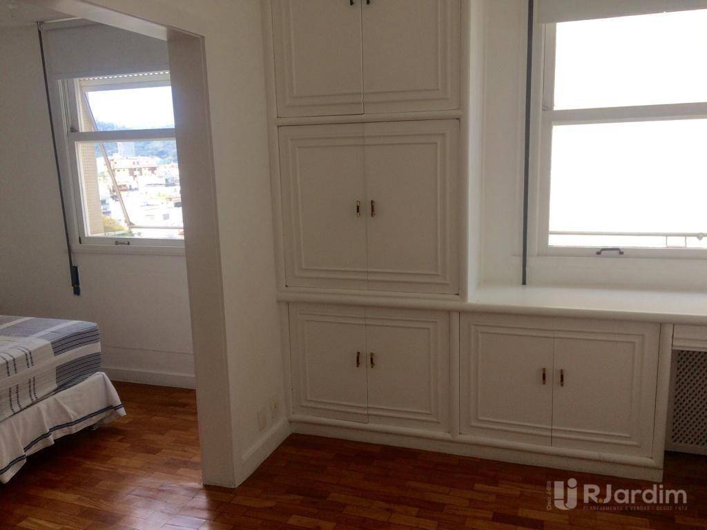 Apartamento para alugar com 3 quartos, 150m² - Foto 17