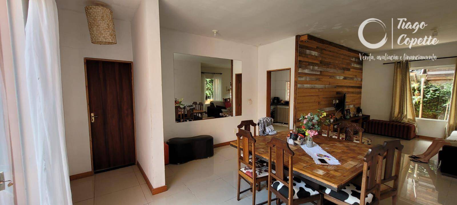 Casa à venda com 3 quartos, 135m² - Foto 1