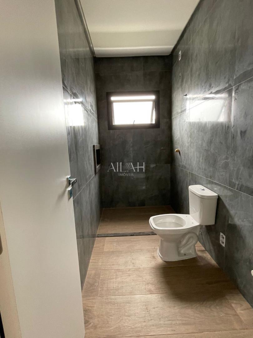 Casa à venda com 4 quartos, 251m² - Foto 4