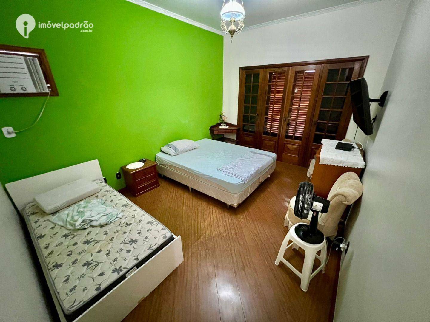 Casa à venda com 4 quartos, 800m² - Foto 11