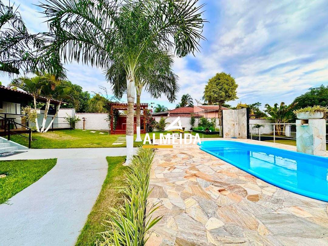 Chácara, 3 quartos, 1050 m² - Foto 1