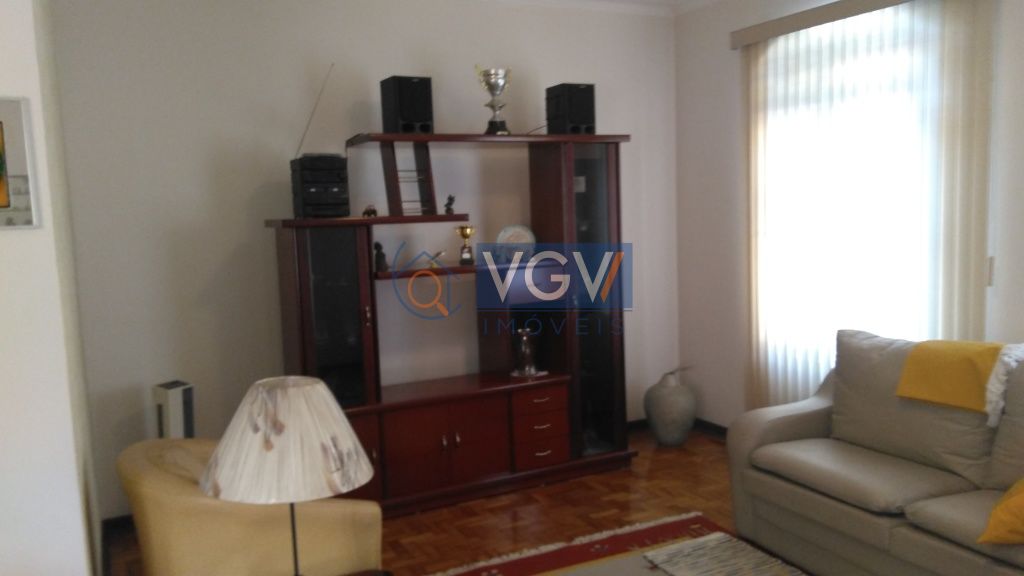 Casa à venda e aluguel com 3 quartos, 200m² - Foto 5