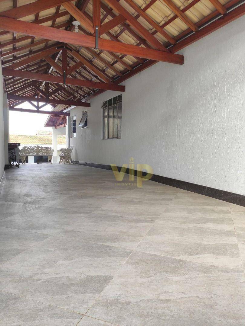 Casa à venda com 3 quartos, 170m² - Foto 1