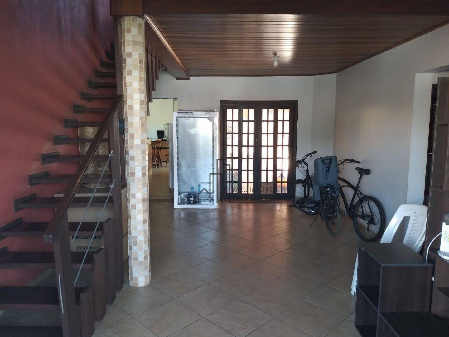 Casa à venda com 5 quartos, 362m² - Foto 4