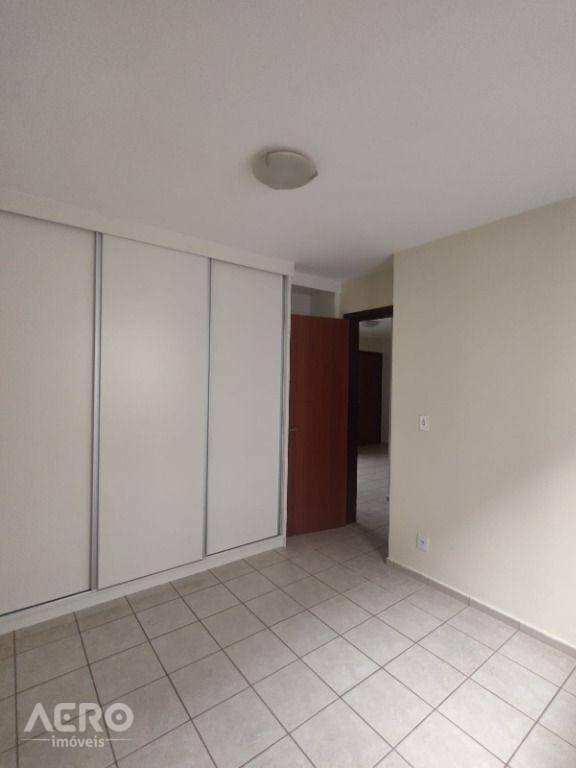 Apartamento à venda com 2 quartos, 55m² - Foto 2