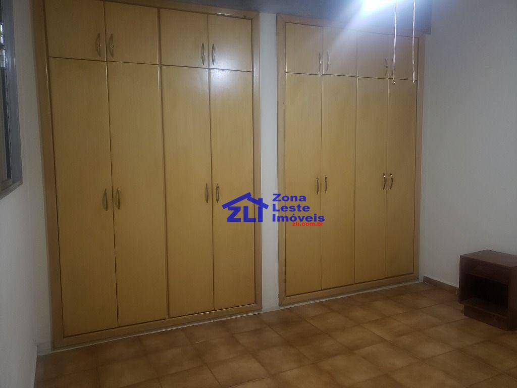 Sobrado à venda com 5 quartos, 300m² - Foto 42