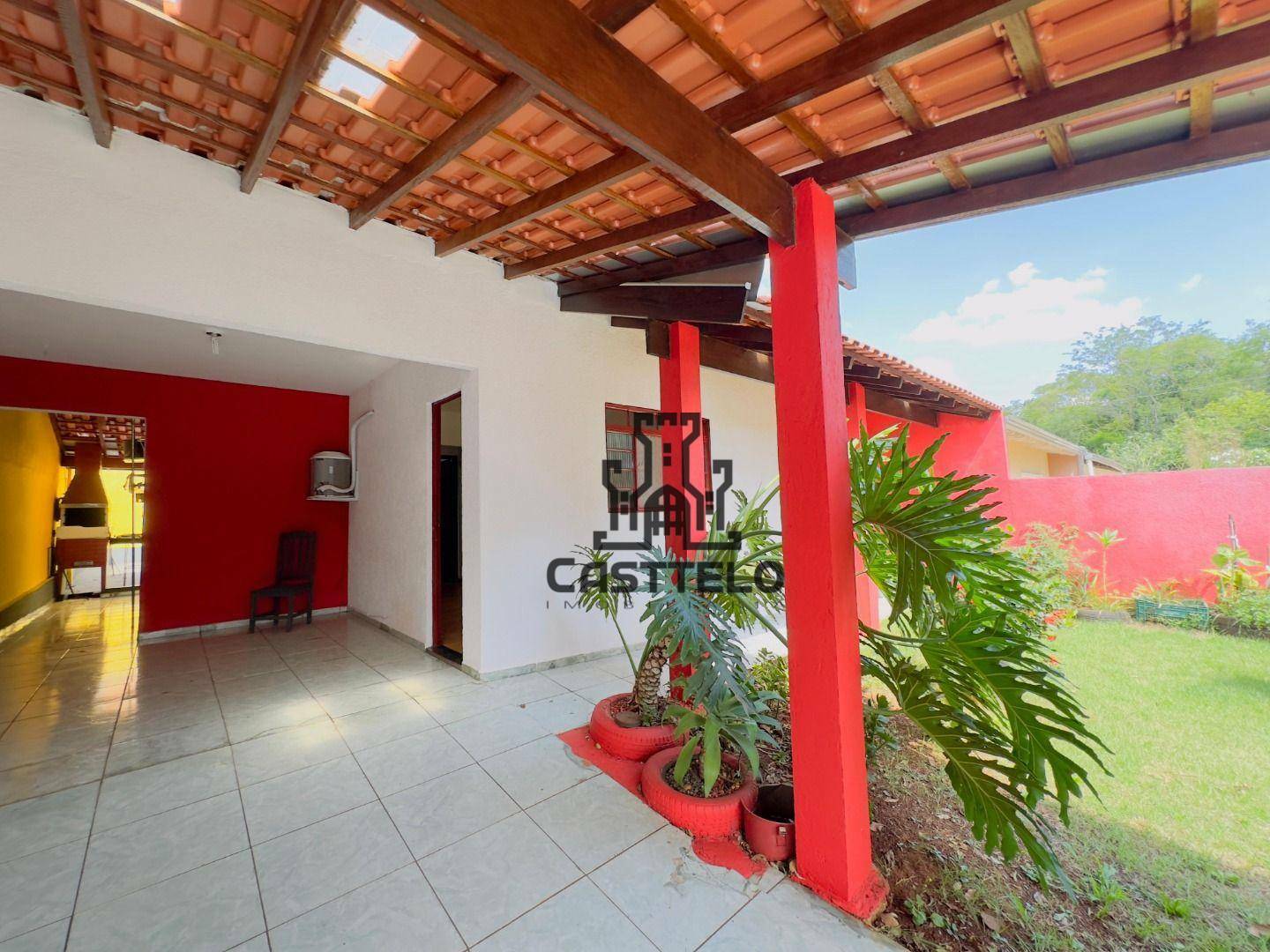 Casa à venda com 2 quartos, 170m² - Foto 2