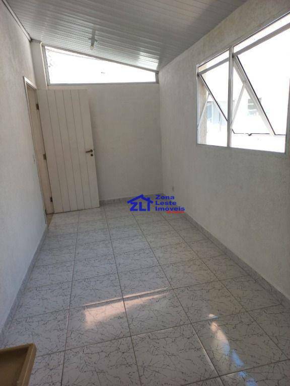 Casa para alugar com 2 quartos, 40m² - Foto 5