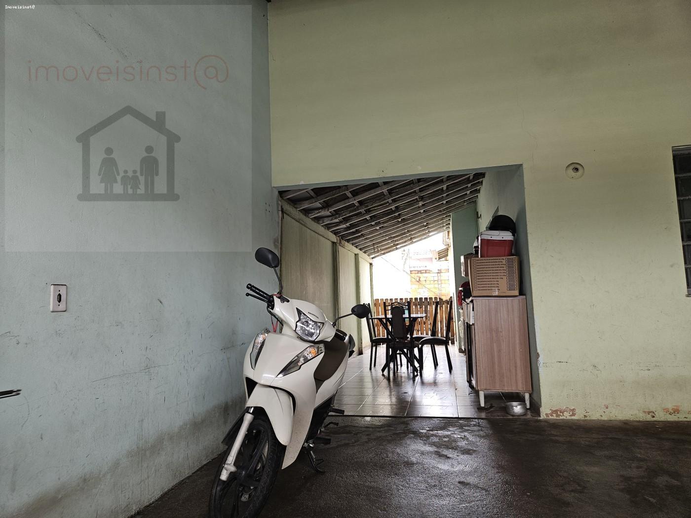 Casa à venda com 3 quartos, 115m² - Foto 2