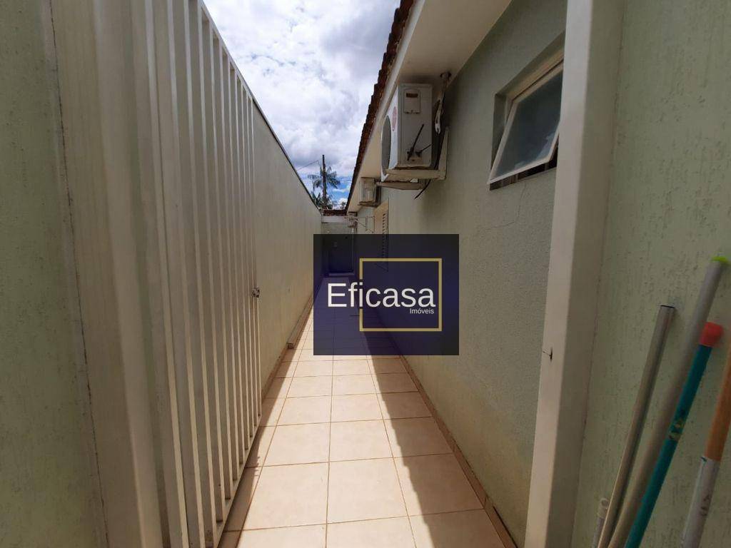 Casa à venda com 3 quartos, 250m² - Foto 15