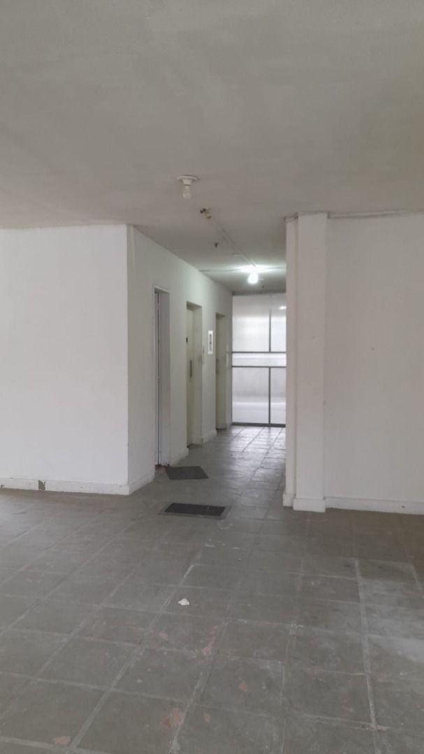 Apartamento à venda com 2 quartos, 75m² - Foto 11