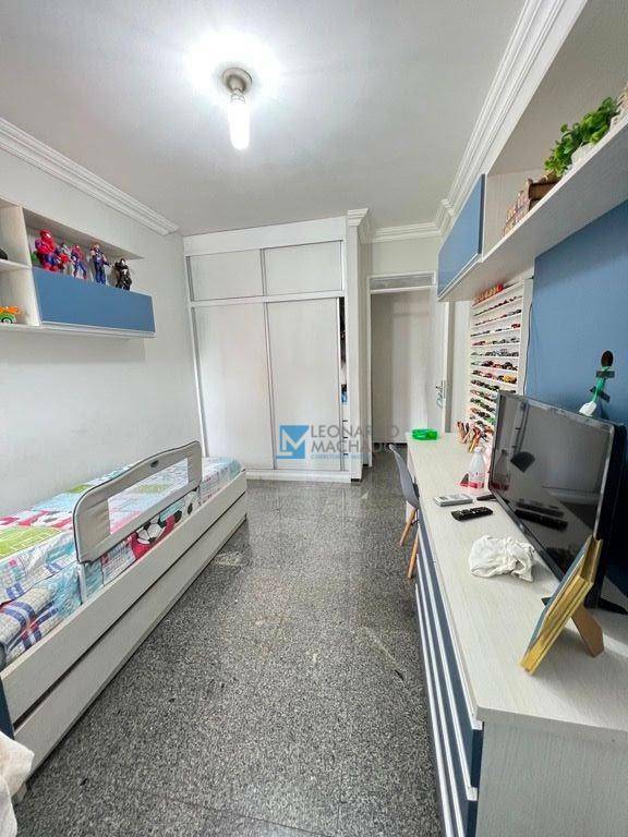 Apartamento à venda com 3 quartos, 128m² - Foto 17