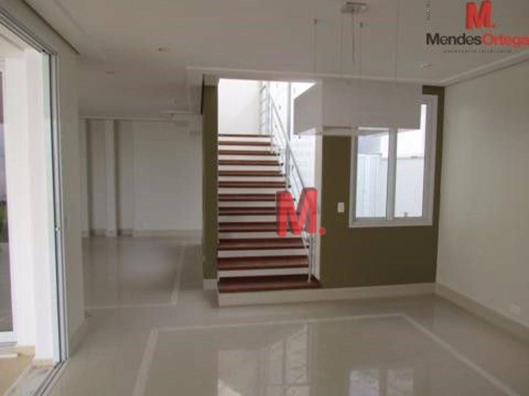 Casa de Condomínio à venda e aluguel com 3 quartos, 380m² - Foto 2