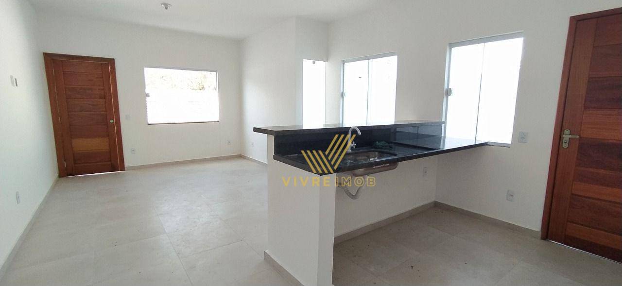 Casa à venda com 3 quartos, 75m² - Foto 2