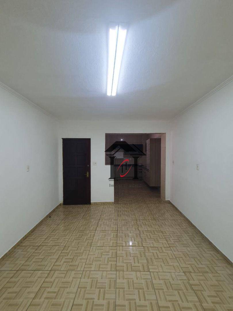 Casa para alugar com 2 quartos, 150m² - Foto 15