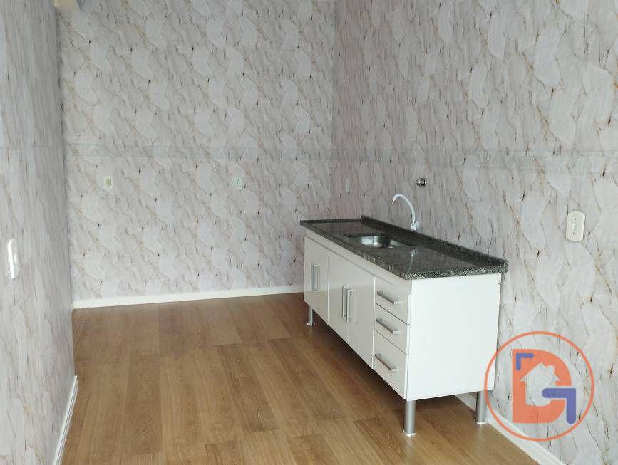 Casa à venda com 3 quartos, 110m² - Foto 4