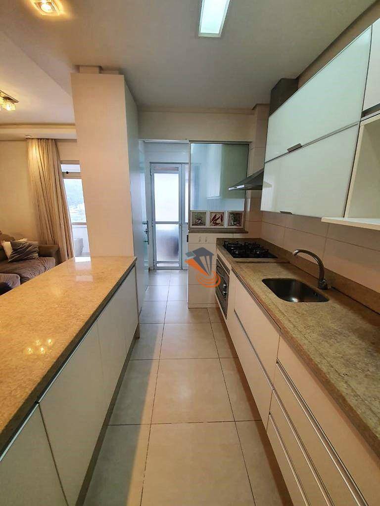 Apartamento à venda com 2 quartos, 75m² - Foto 4