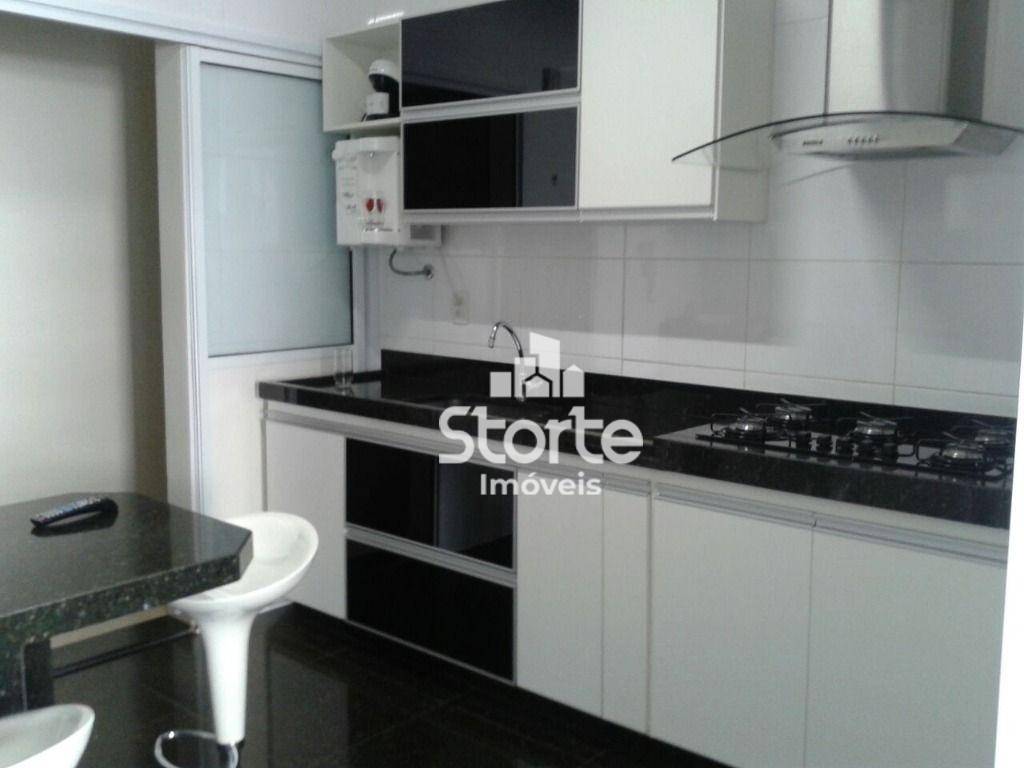 Apartamento à venda com 3 quartos, 93m² - Foto 2