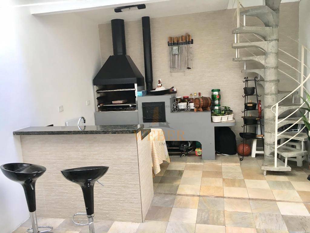 Sobrado à venda com 3 quartos, 120m² - Foto 1