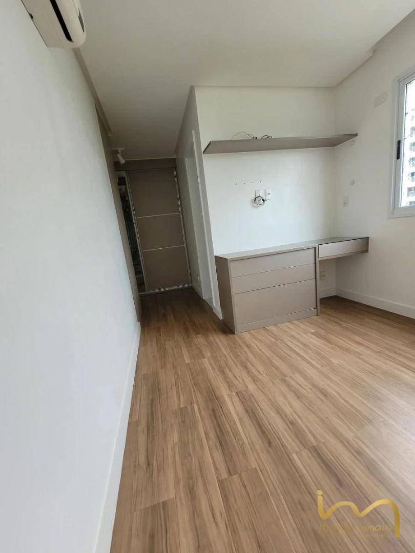 Apartamento à venda com 3 quartos, 116m² - Foto 2