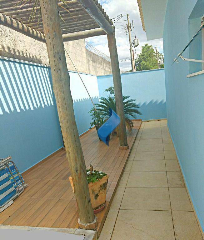 Casa de Condomínio à venda com 3 quartos, 205m² - Foto 32