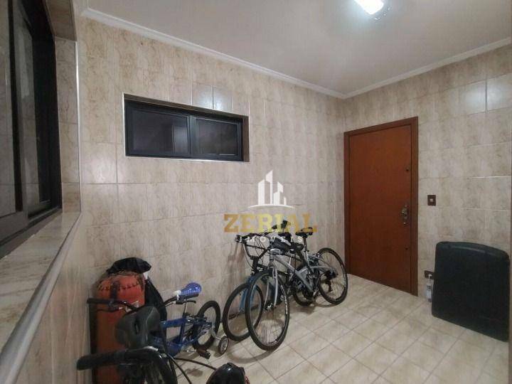 Apartamento para alugar com 4 quartos, 254m² - Foto 23