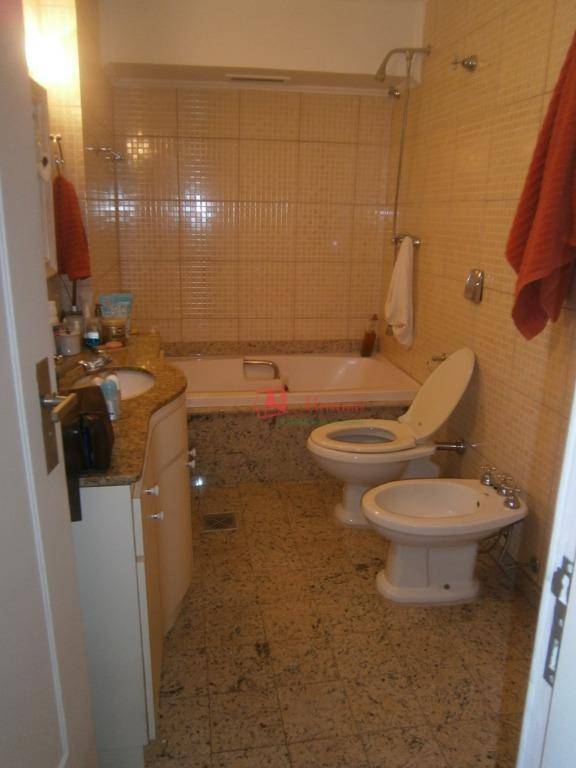 Apartamento à venda com 3 quartos, 145m² - Foto 15