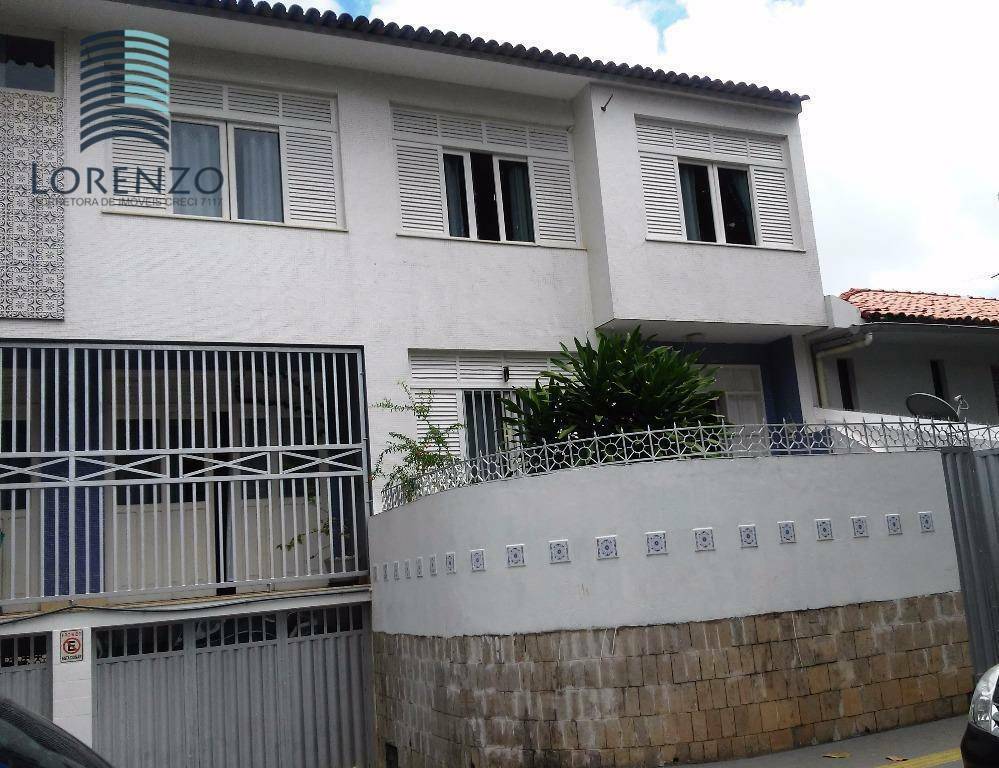 Casa à venda com 8 quartos, 465m² - Foto 2