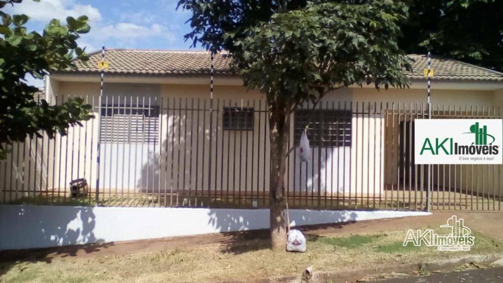 Casa à venda com 3 quartos, 100m² - Foto 1