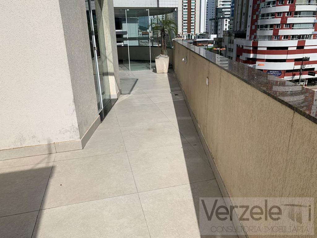 Apartamento para alugar com 3 quartos, 170m² - Foto 2