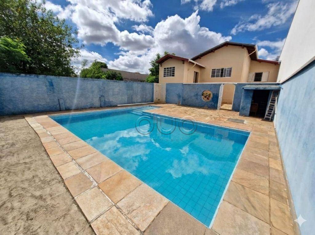 Casa, 3 quartos, 230 m² - Foto 2