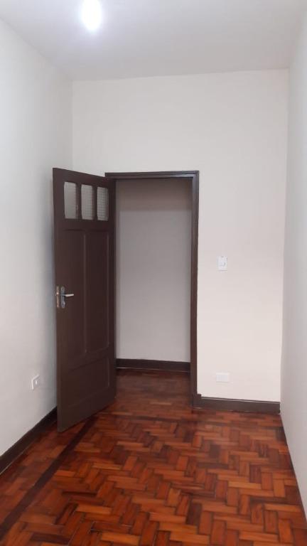 Casa à venda com 6 quartos, 280m² - Foto 8