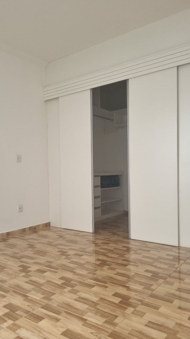 Casa à venda com 3 quartos, 350m² - Foto 6