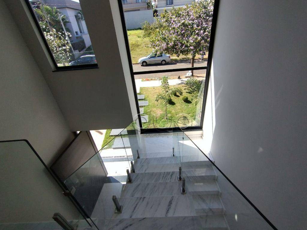 Casa de Condomínio para alugar com 3 quartos, 212m² - Foto 22