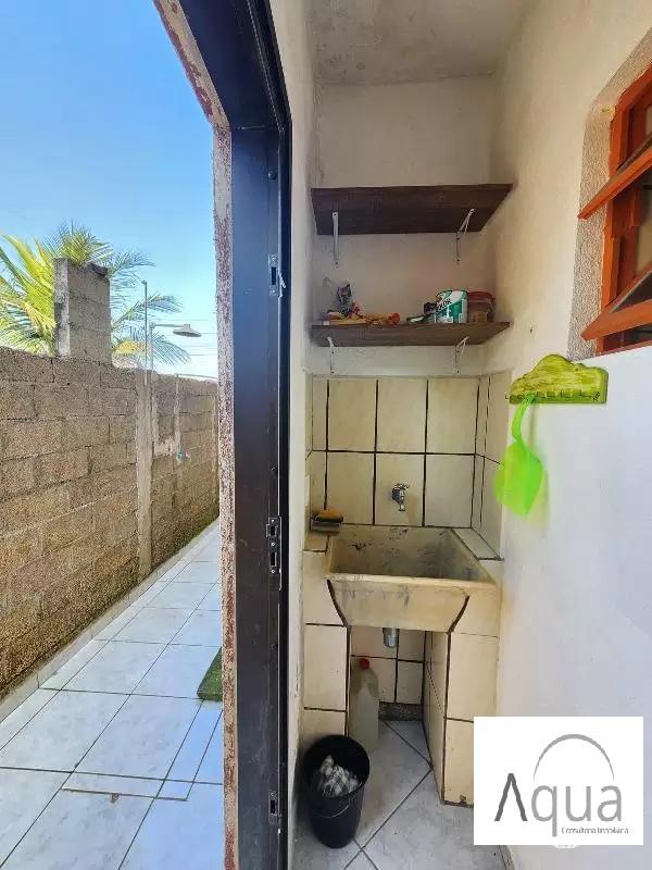 Casa à venda com 2 quartos, 63m² - Foto 4