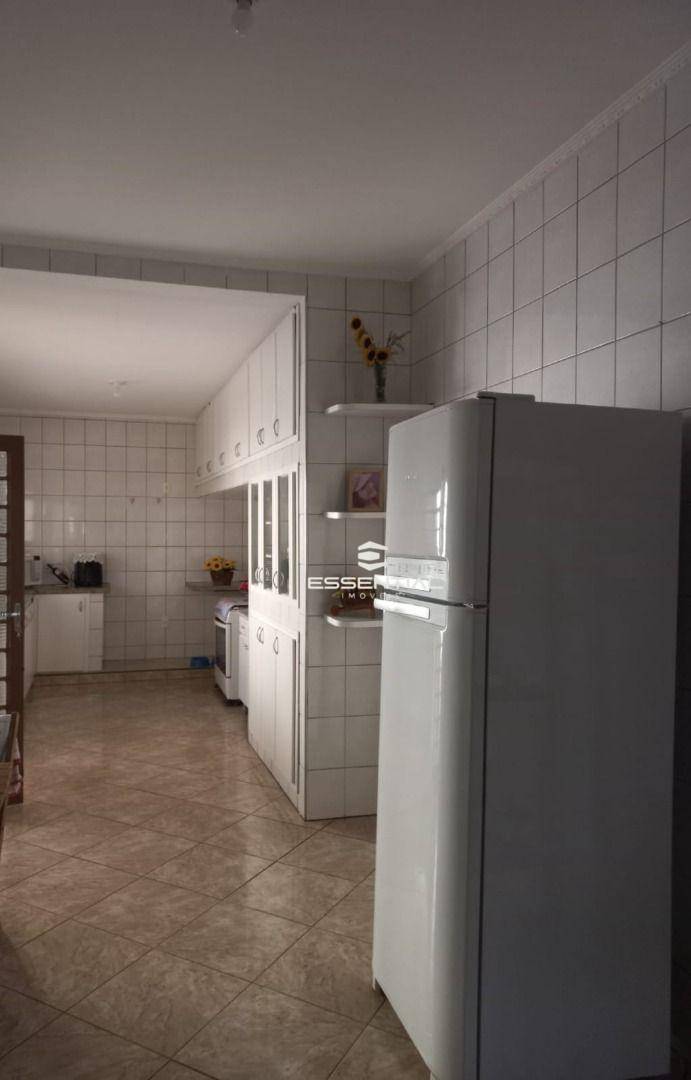 Casa à venda com 3 quartos, 234m² - Foto 19