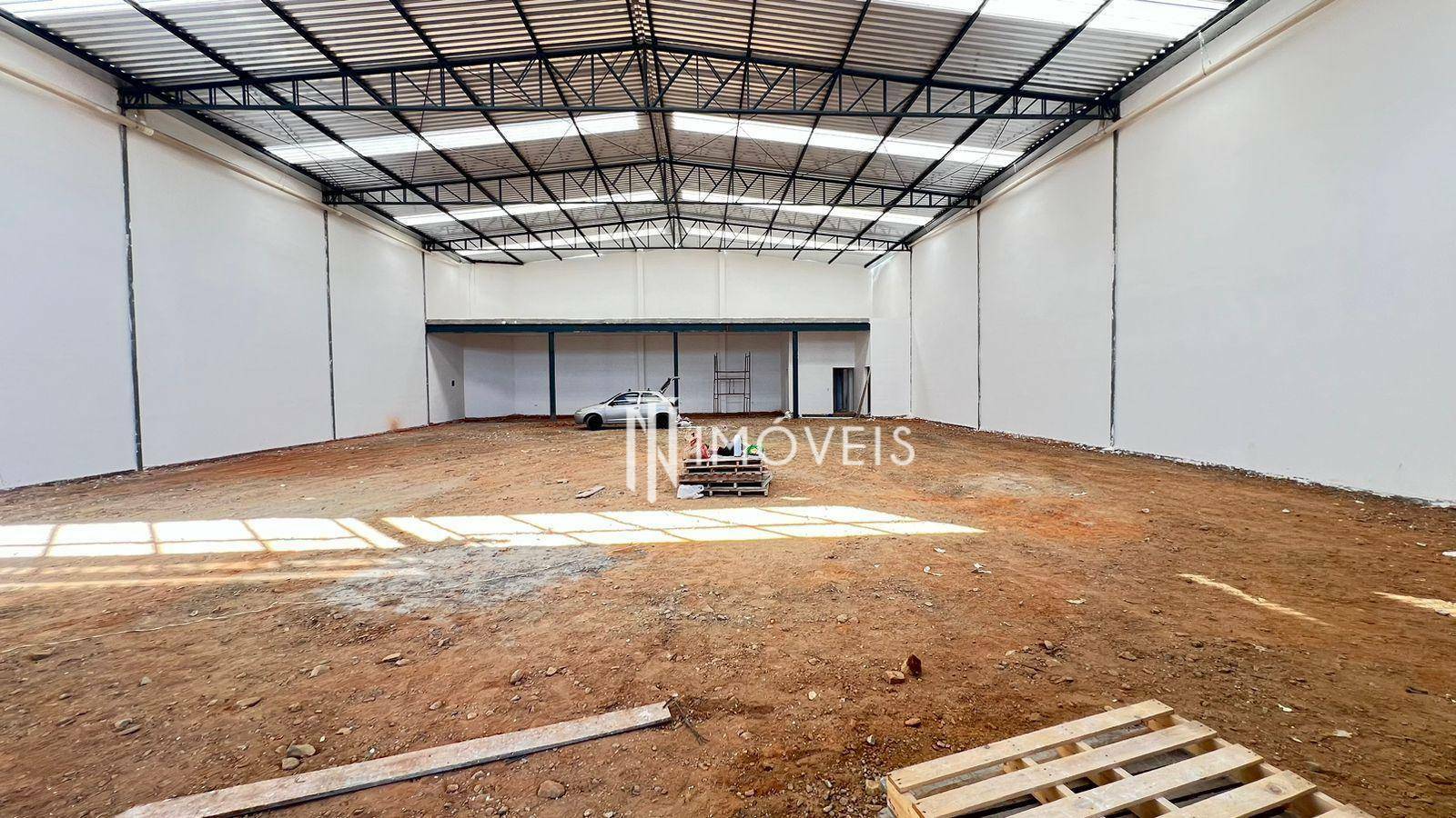 Depósito-Galpão-Armazém para alugar, 700m² - Foto 1