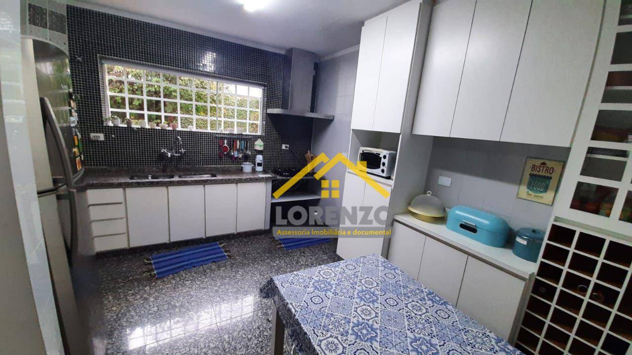 Sobrado à venda com 3 quartos, 300m² - Foto 17