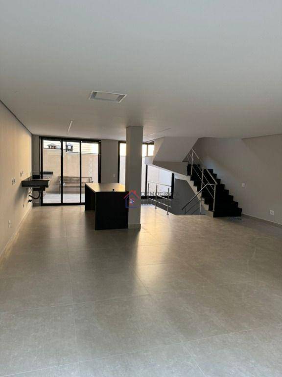 Sobrado à venda com 3 quartos, 260m² - Foto 1