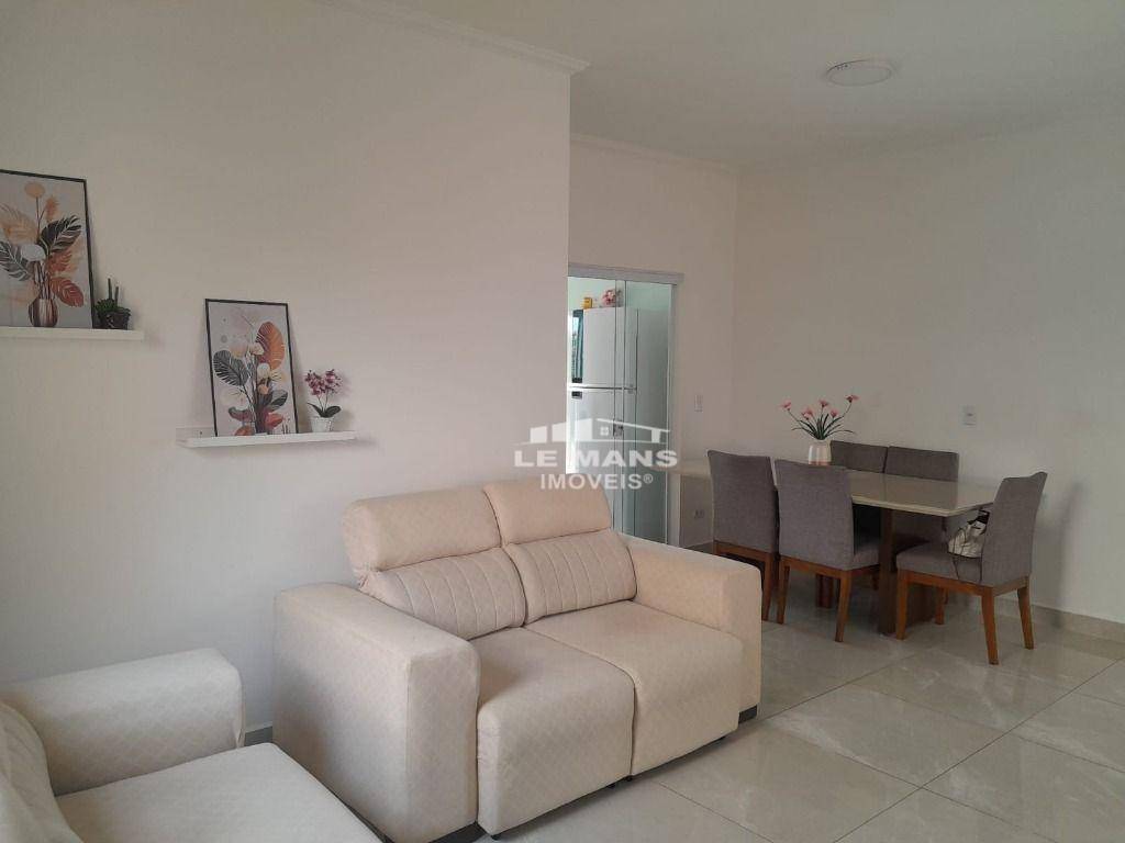 Casa à venda com 4 quartos, 155m² - Foto 2