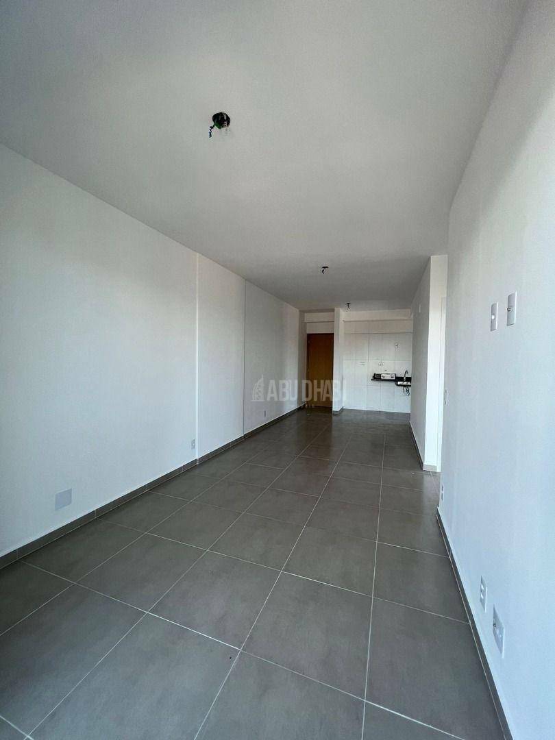 Apartamento à venda com 2 quartos, 70m² - Foto 3