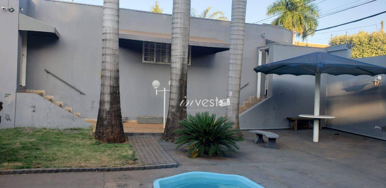 Casa à venda com 3 quartos, 310m² - Foto 8