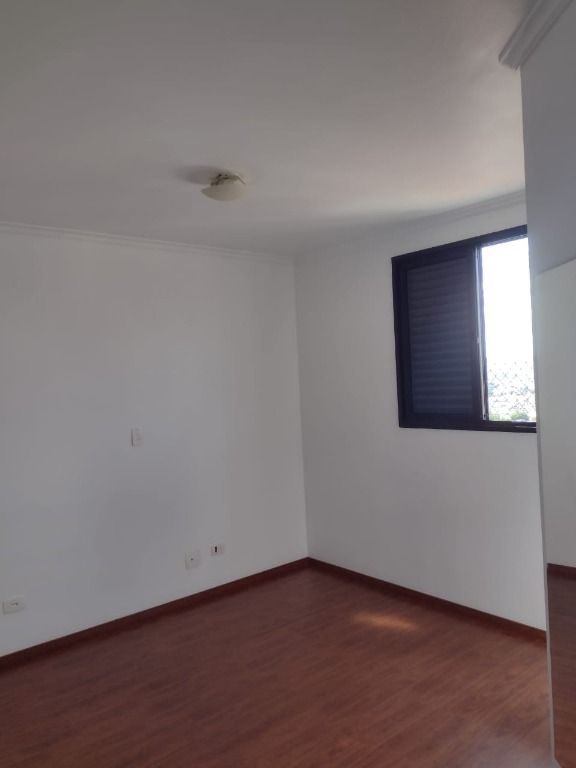 Apartamento à venda com 3 quartos, 81m² - Foto 15