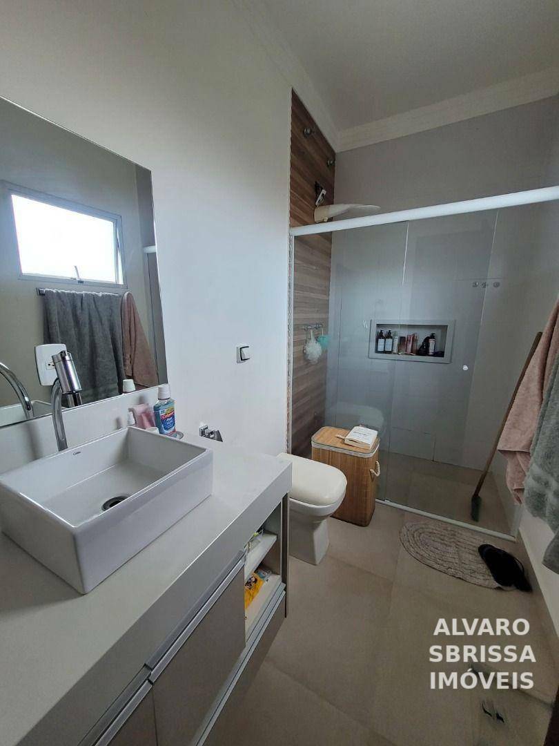 Casa à venda com 3 quartos, 205m² - Foto 18