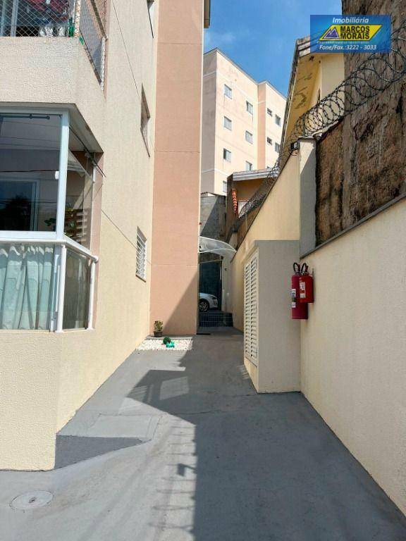 Apartamento à venda com 3 quartos, 87m² - Foto 2