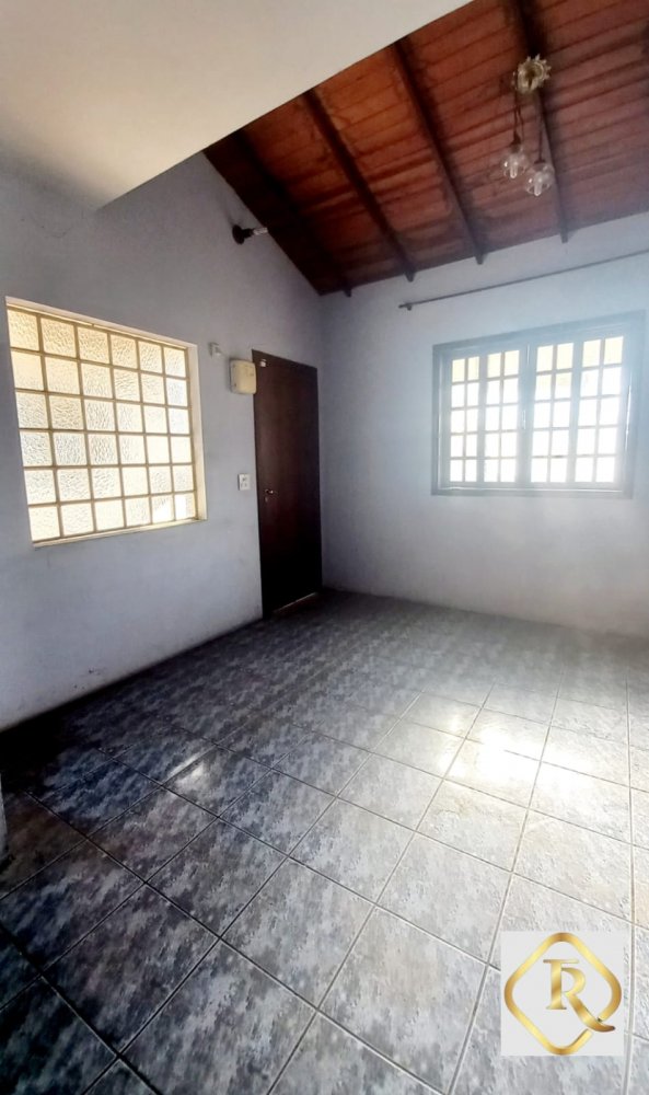 Casa à venda com 4 quartos, 160m² - Foto 3