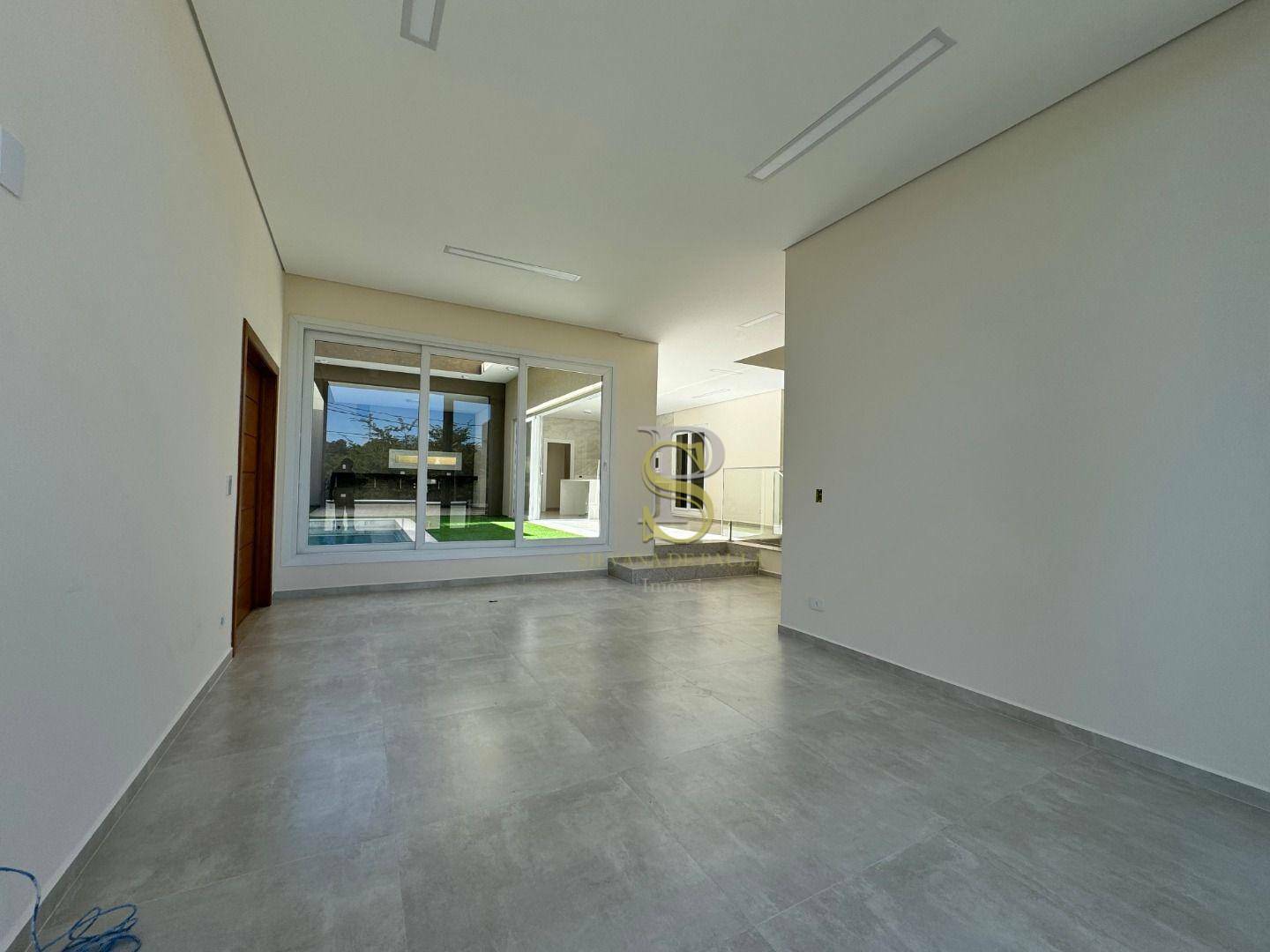 Casa à venda com 4 quartos, 300m² - Foto 10